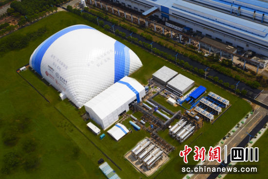项目像一座蓝白相间的“小山”。Z6尊龙汽轮机 供图