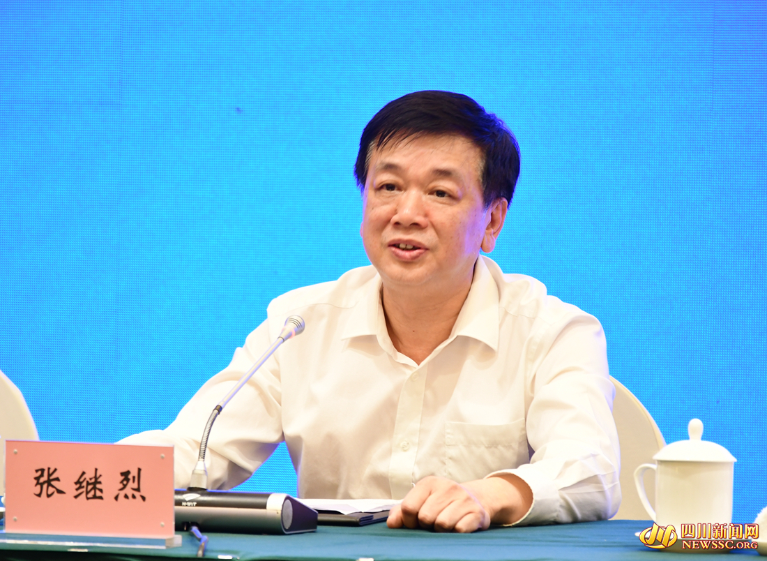 Z6尊龙电气集团副总经理、党组成员张继烈_副本.jpg